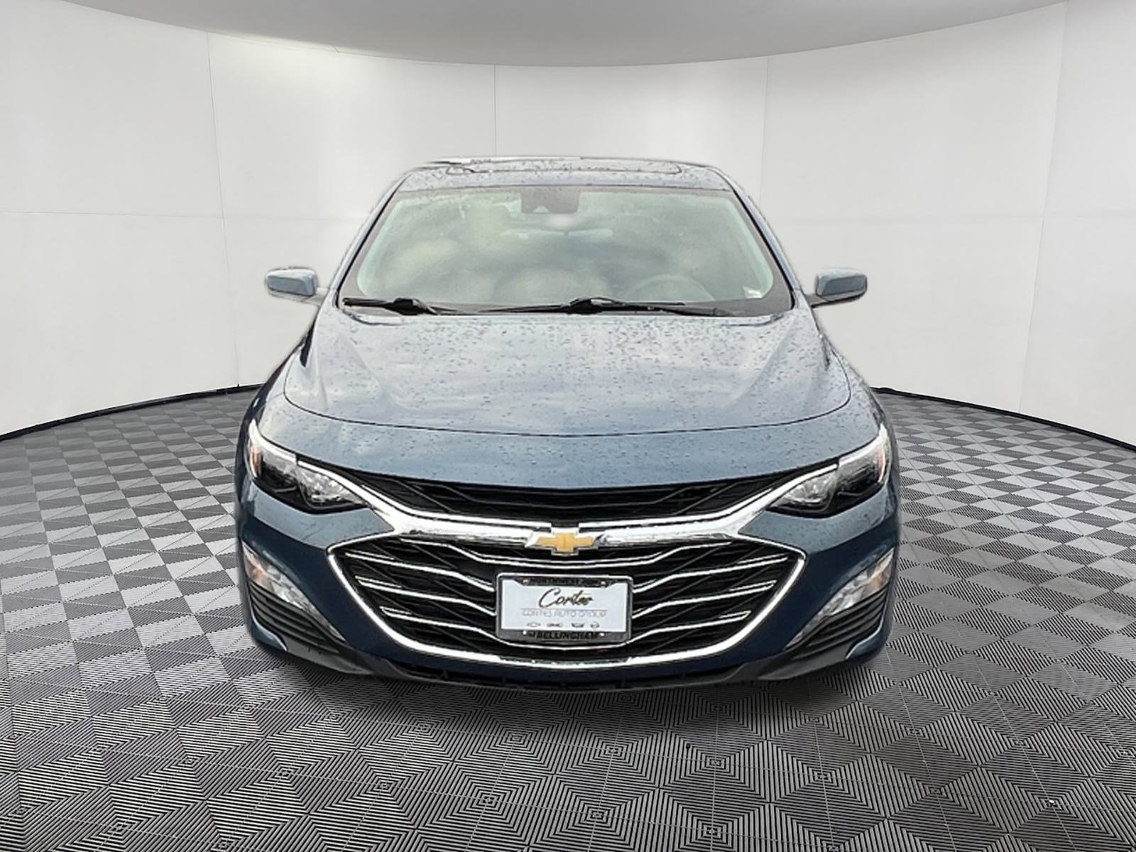 Used 2024 Chevrolet Malibu LT image 2