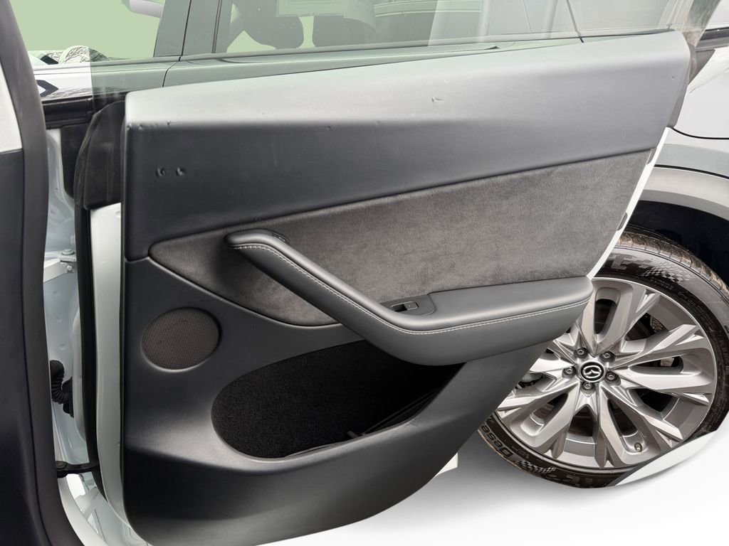 Used 2023 Tesla Model Y Long Range image 23