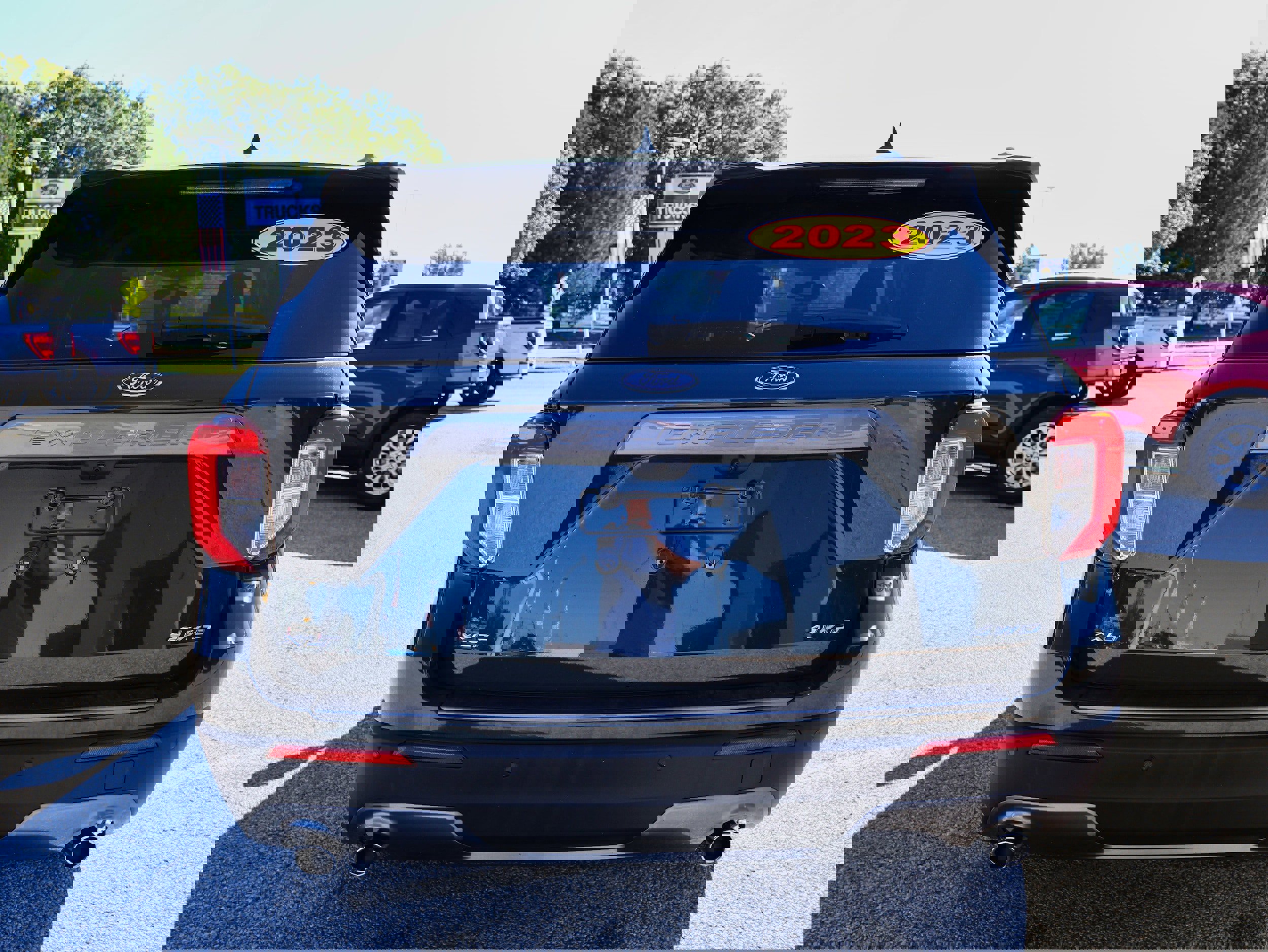 Used 2023 Ford Explorer XLT w/ Equipment Group 202A image 4