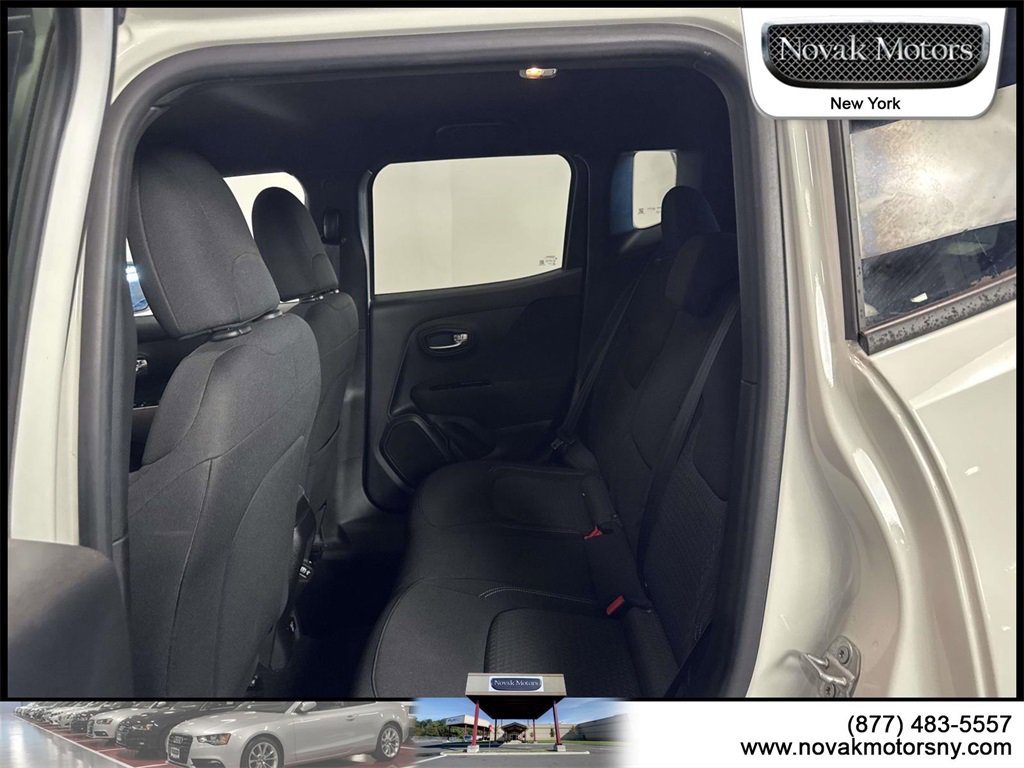 Used 2021 Jeep Renegade Latitude image 11