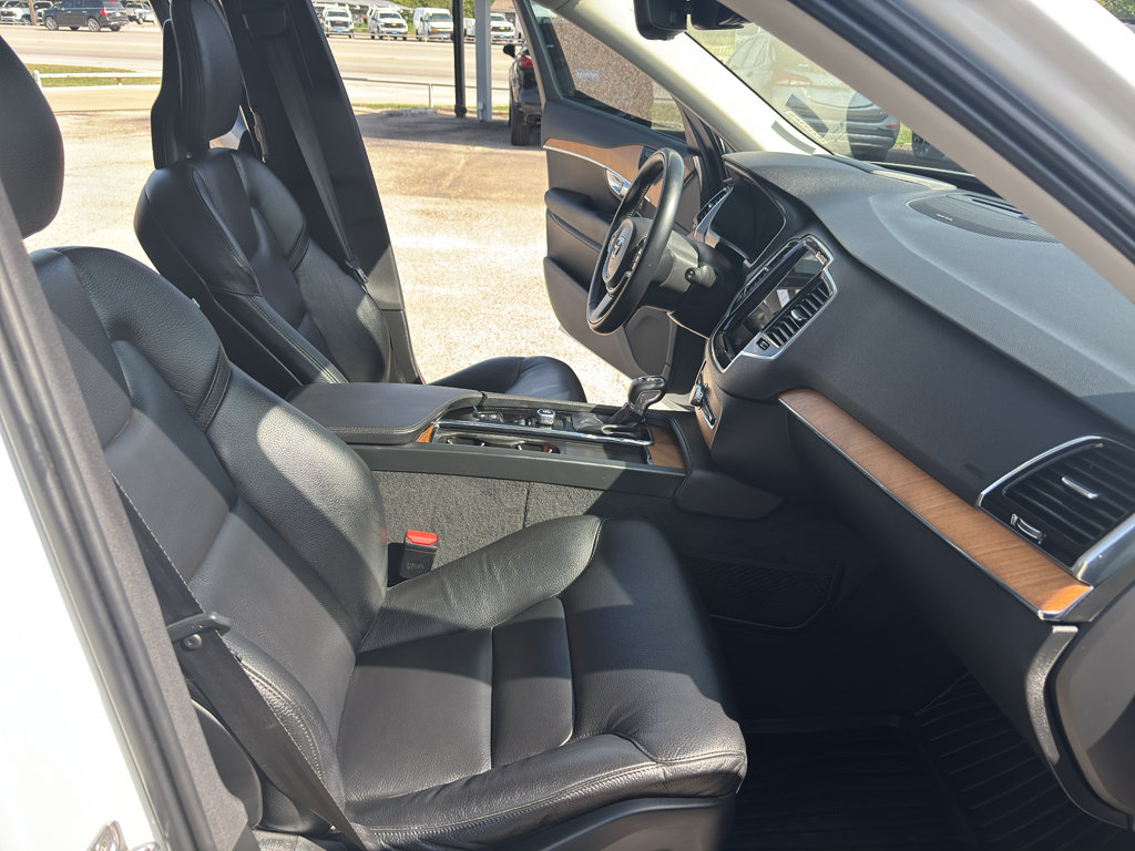 Used 2021 Volvo XC90 T6 Momentum w/ Advanced Package AWD/4WD image 16