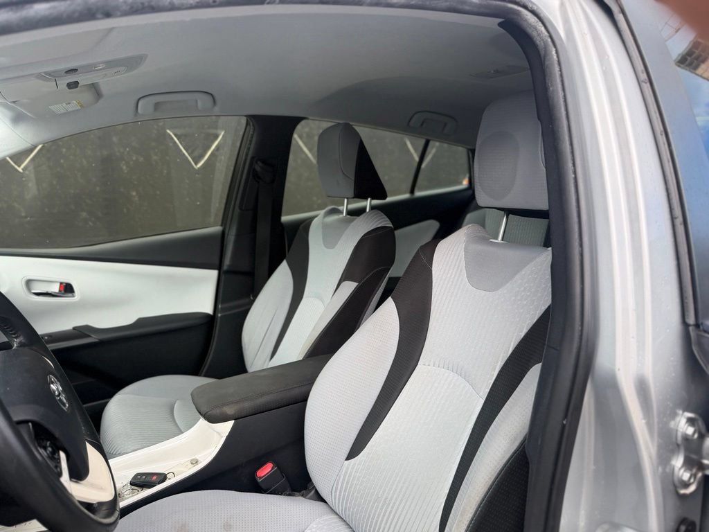 Used 2016 Toyota Prius Two FWD image 10