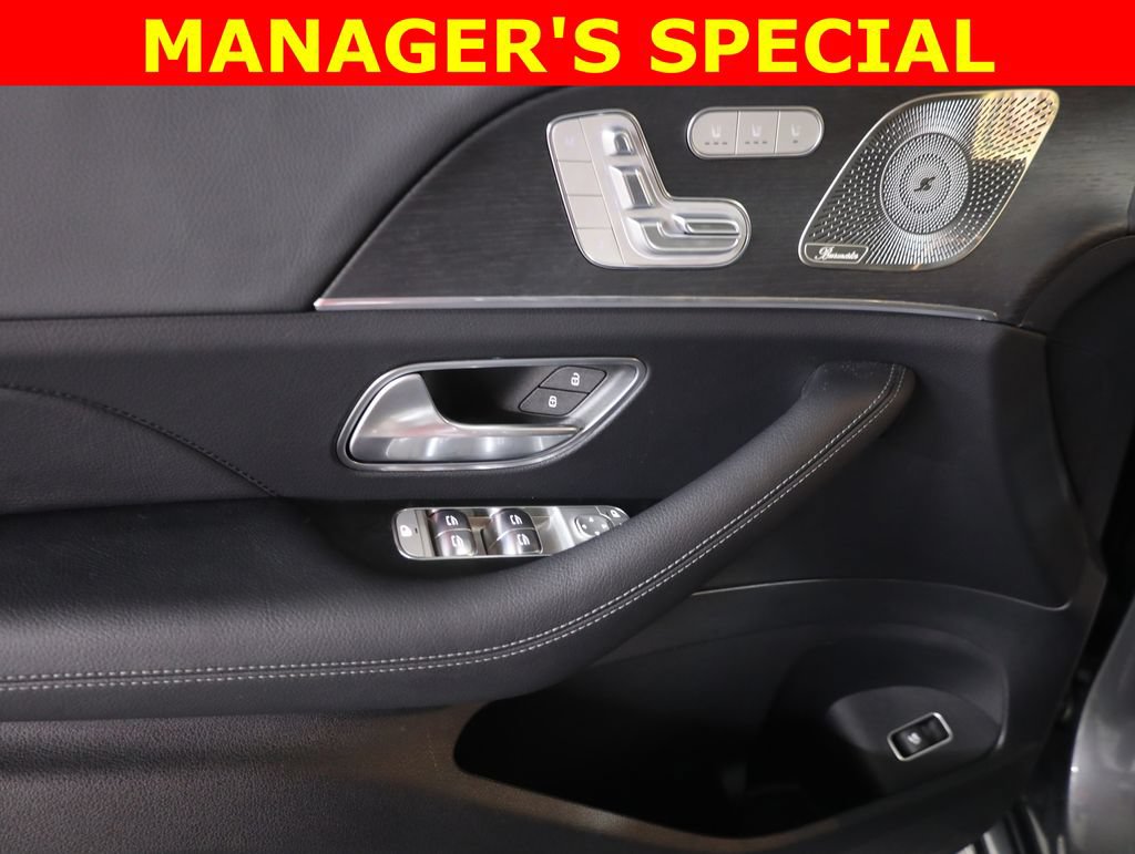 Used 2025 Mercedes-Benz GLS 450 4MATIC image 9