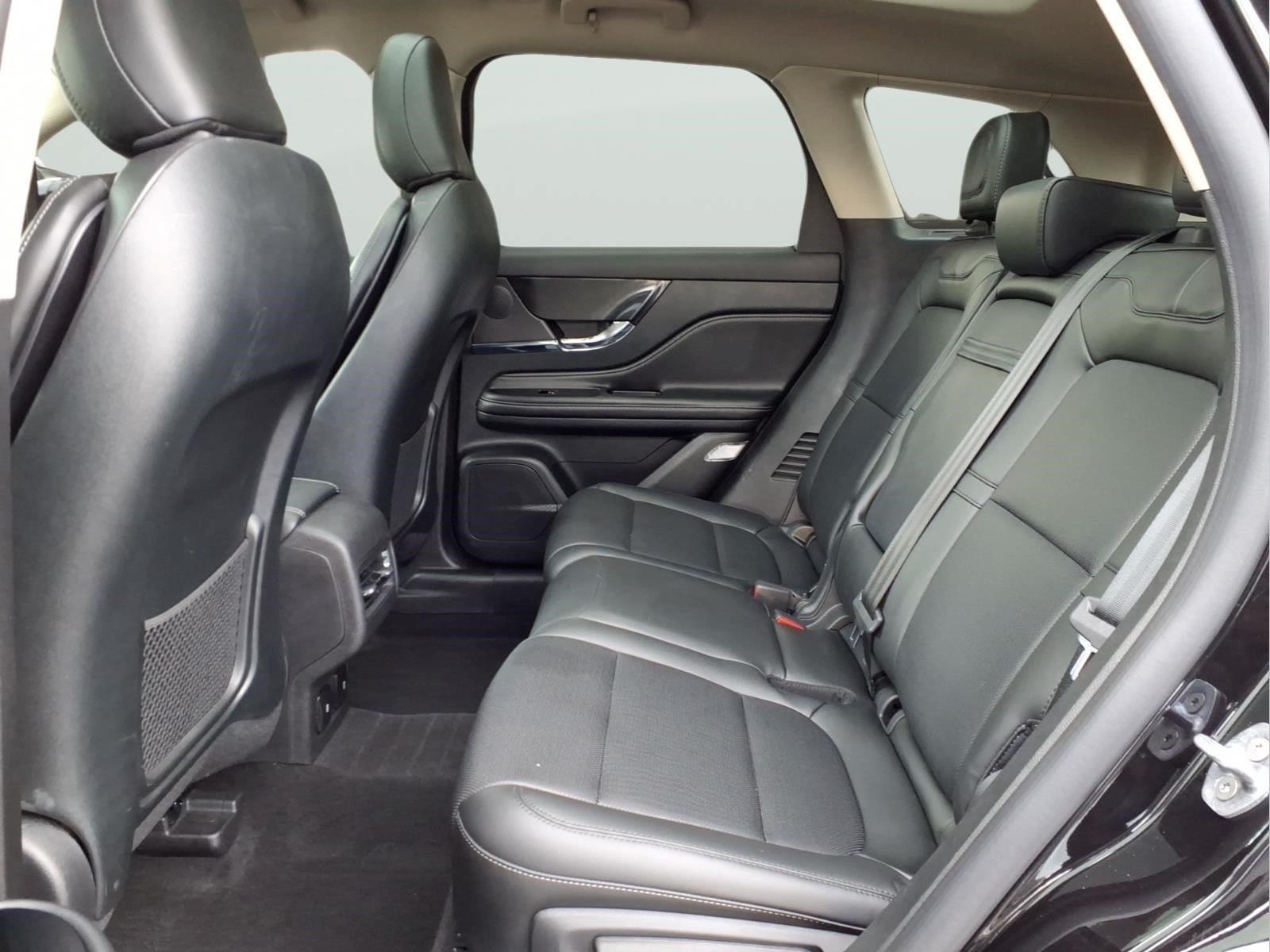 Certified 2025 Lincoln Corsair AWD w/ Equipment Group 101A image 9