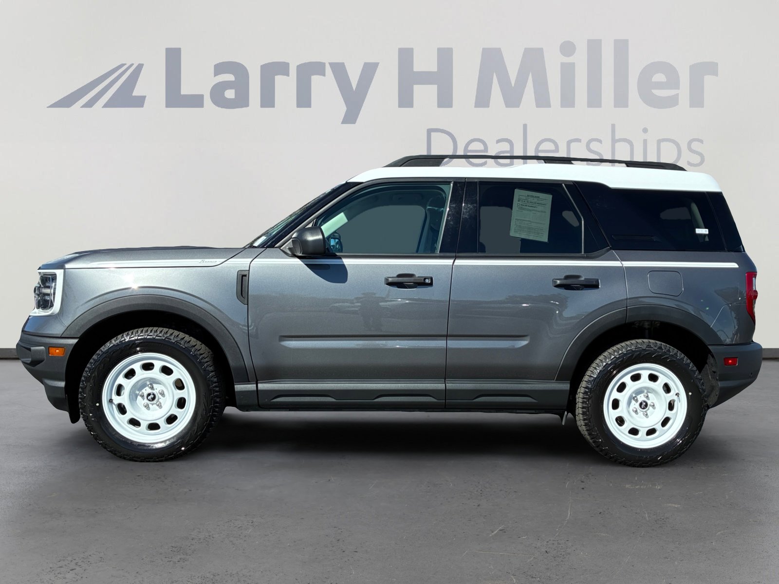 Certified 2023 Ford Bronco Sport Heritage w/ Heritage Convenience Package AWD/4WD image 2