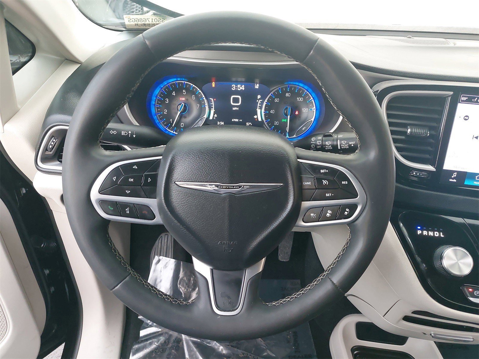 Used 2022 Chrysler Pacifica Touring-L image 19