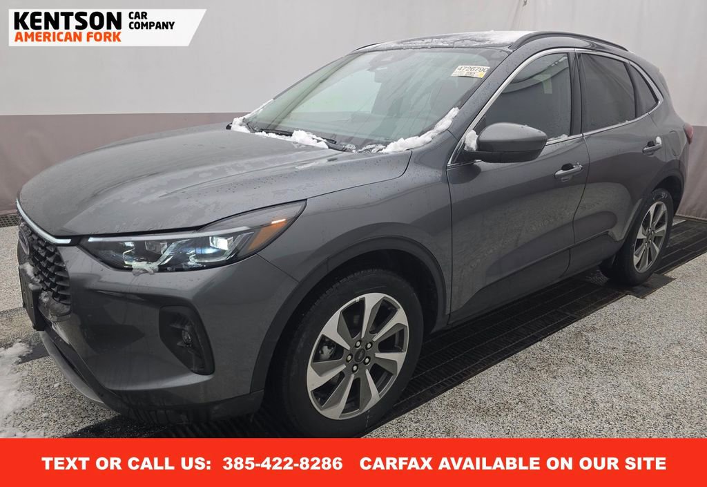 Used 2025 Ford Escape Platinum image 1