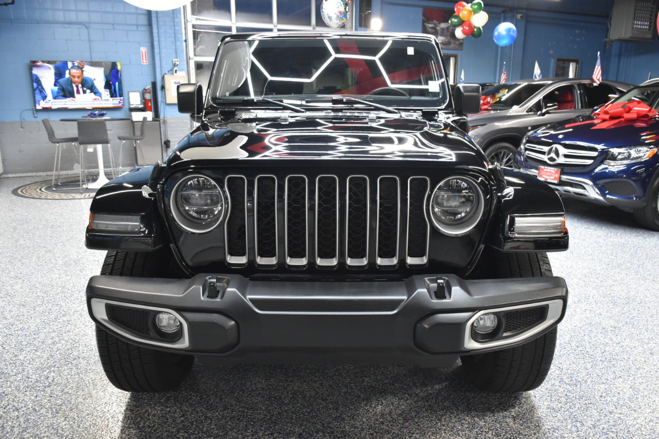 Used 2021 Jeep Wrangler Unlimited Sahara w/ Cold Weather Group image 12