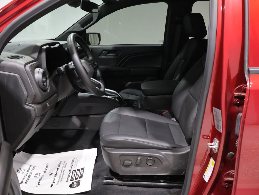 Used 2025 Chevrolet Colorado Trail Boss image 11