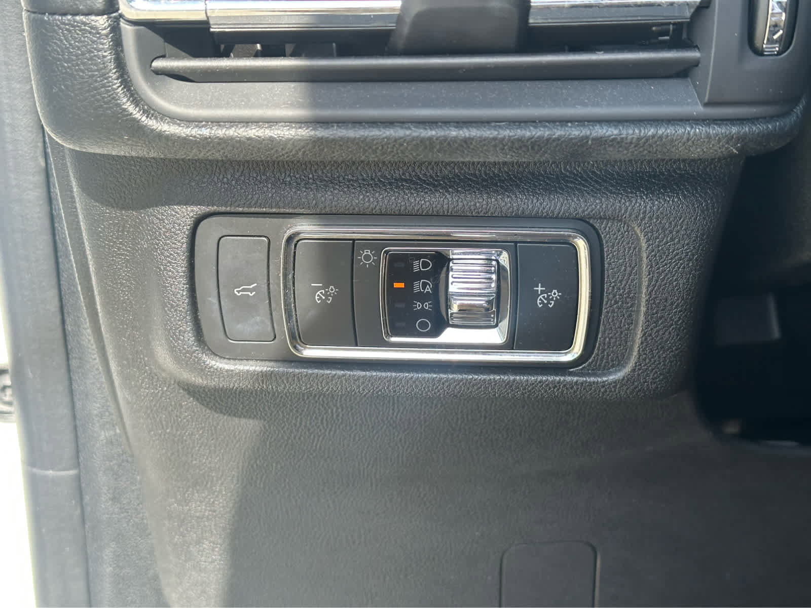 Used 2022 Lincoln Corsair AWD w/ Premium Package image 19