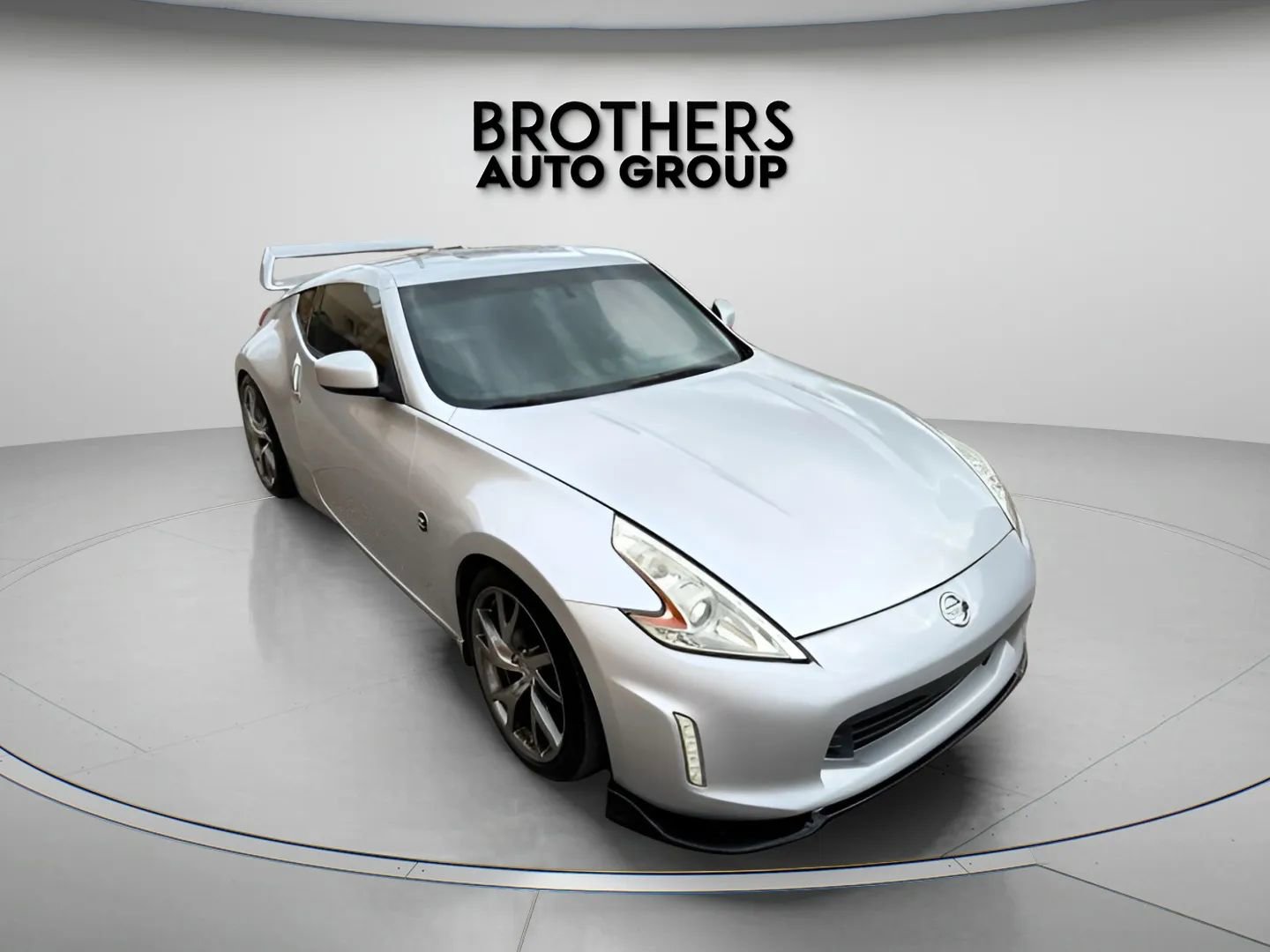 Used 2014 Nissan 370Z Coupe w/ Sport Package RWD image 4