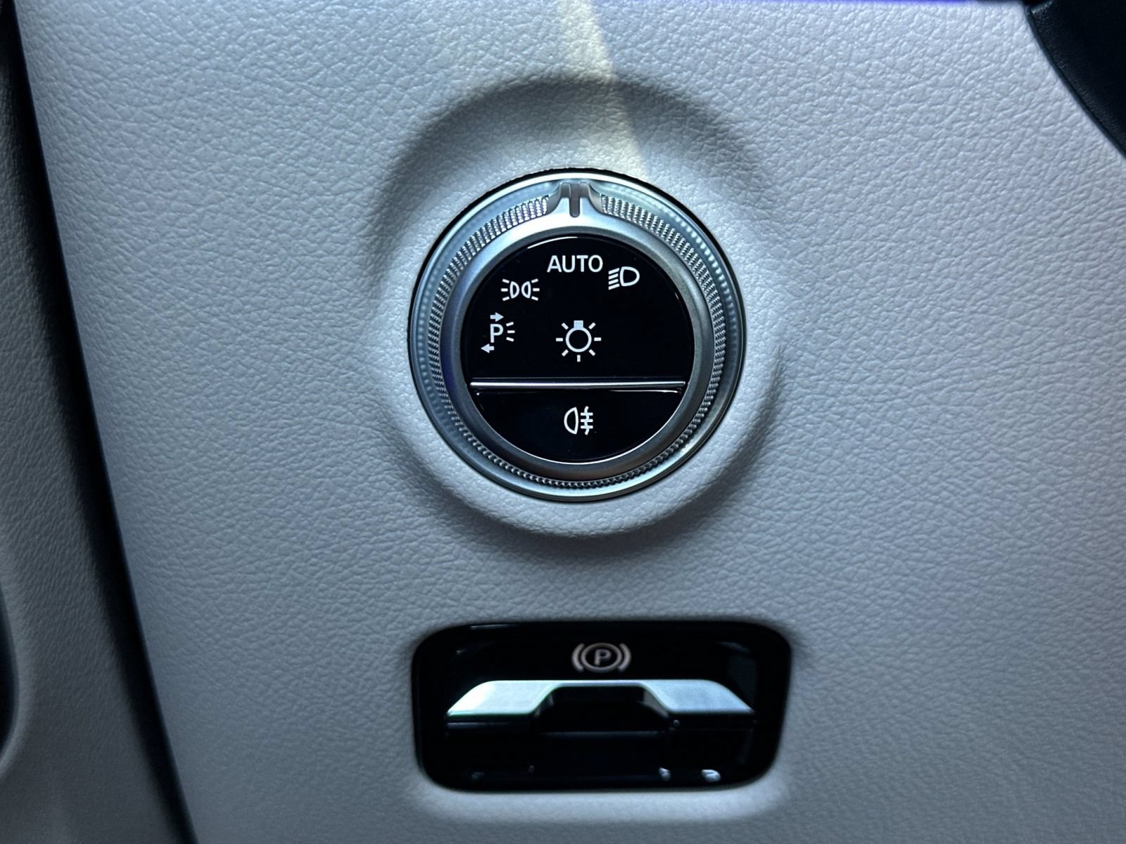 New 2027 Mercedes-Benz CLE 300 4MATIC Coupe image 30