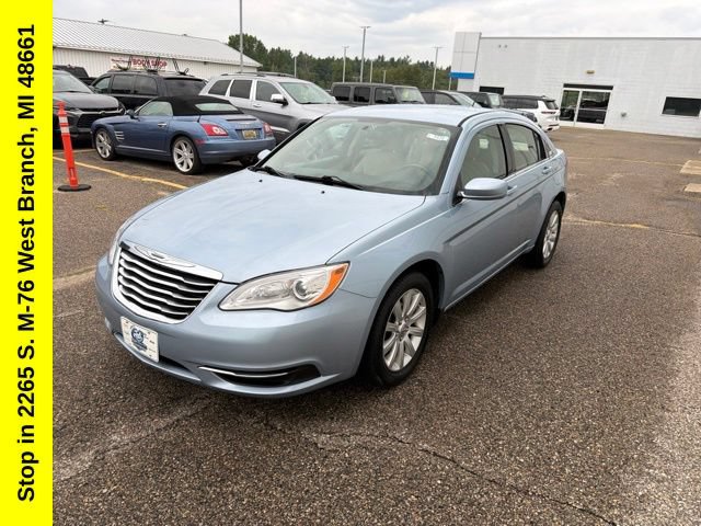 Used 2013 Chrysler 200 Touring FWD image 6