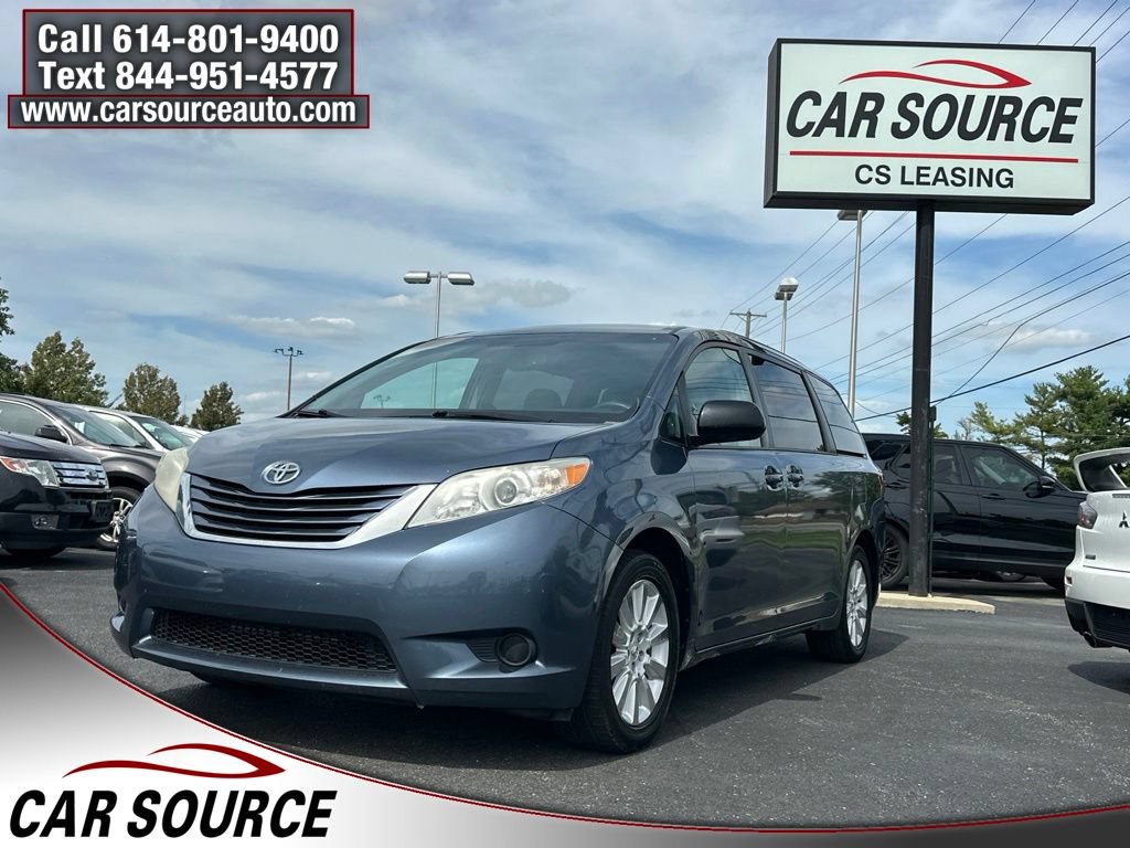 Used 2015 Toyota Sienna LE AWD/4WD image 1