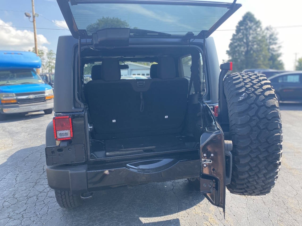 Used 2018 Jeep Wrangler Sport AWD/4WD image 10