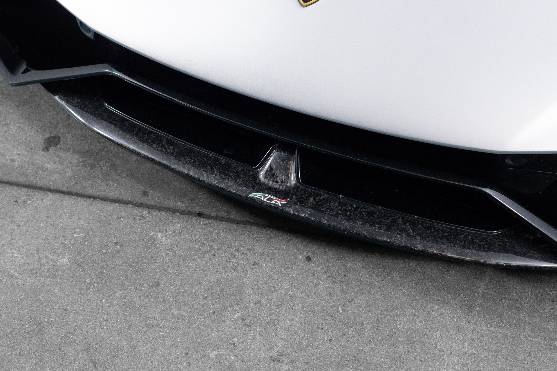 Used 2018 Lamborghini Huracan Performante AWD/4WD image 10