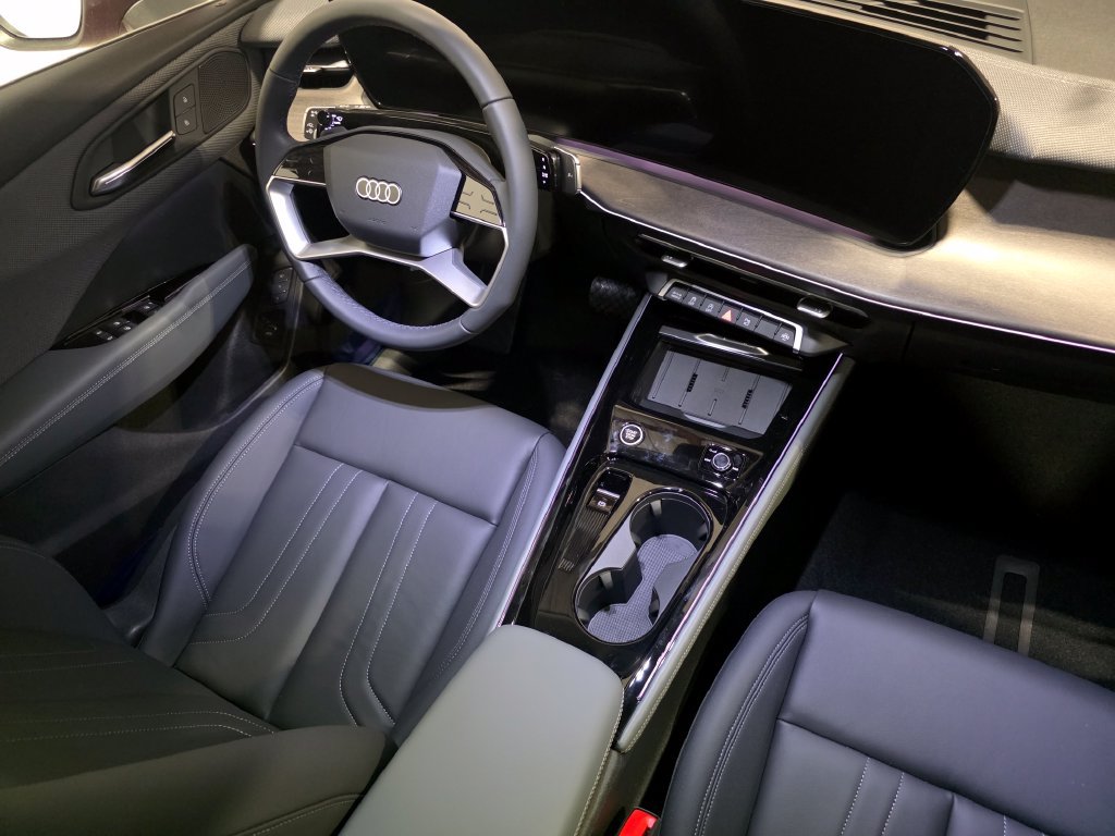 New 2026 Audi Q3 quattro 2.0T AWD/4WD image 13