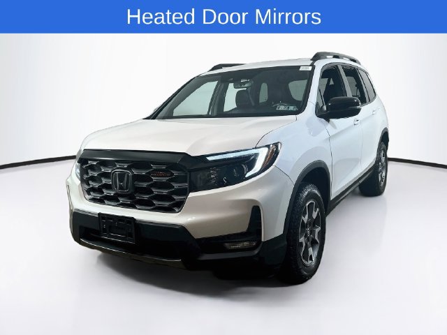 Used 2023 Honda Passport TrailSport image 3