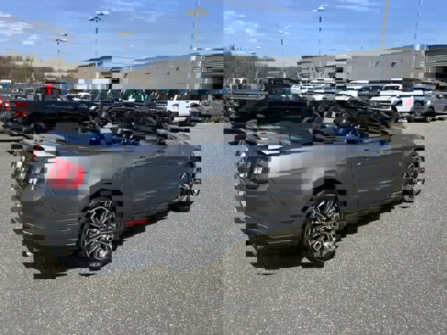 Used 2010 Ford Mustang GT Premium RWD image 21