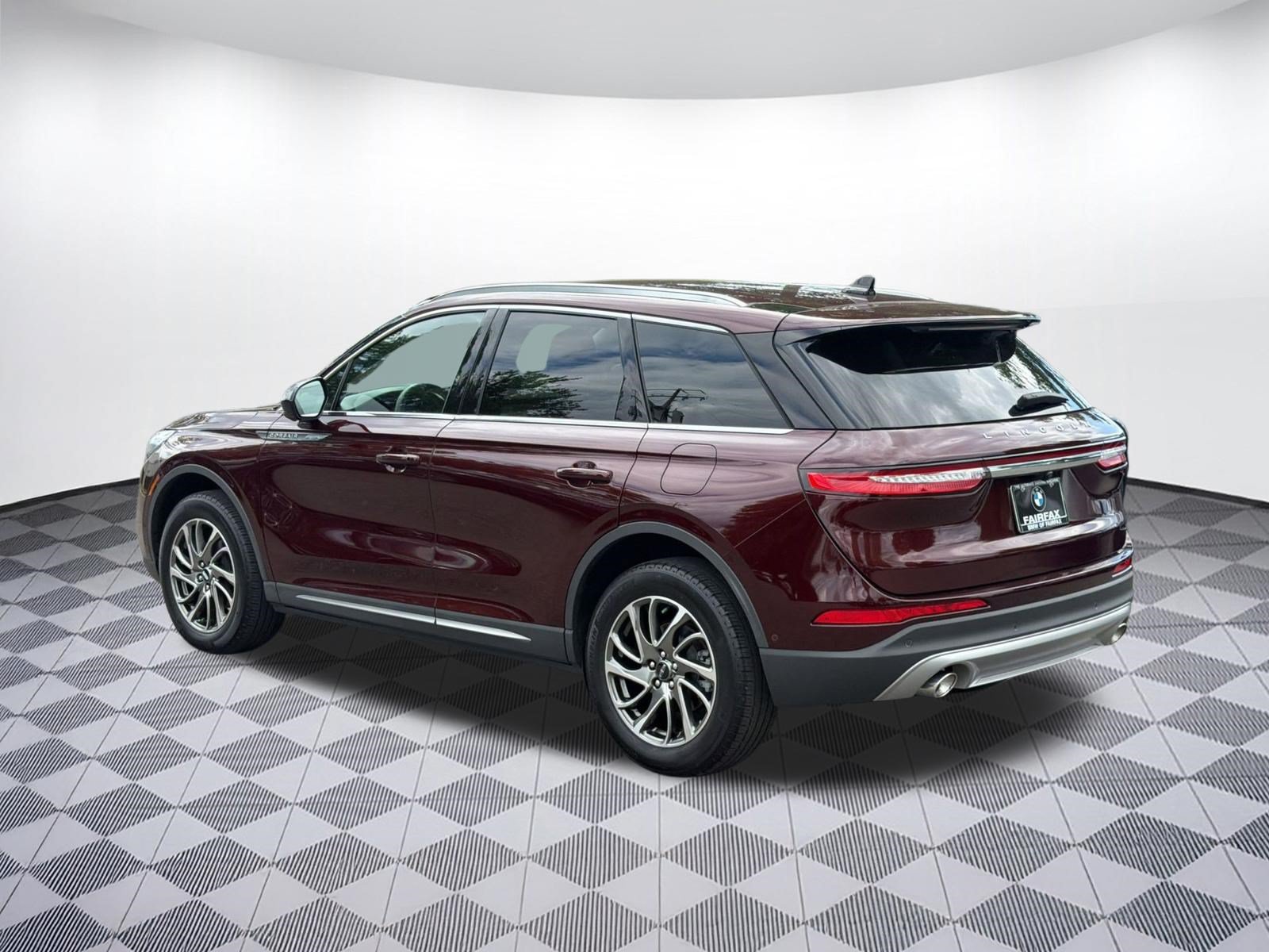 Used 2021 Lincoln Corsair AWD image 3