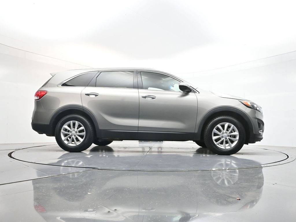 Used 2017 Kia Sorento FWD image 40