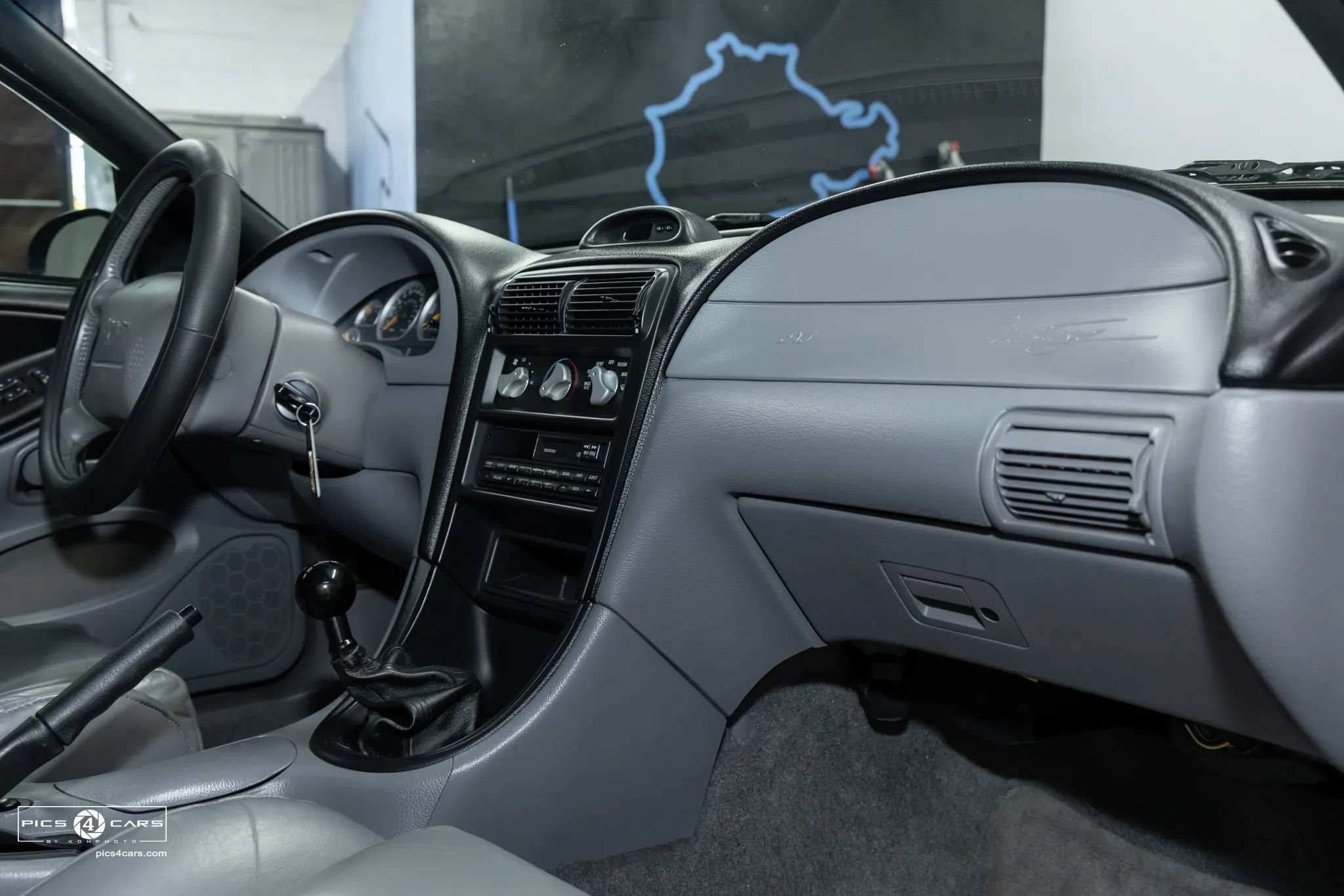 Used 1994 Ford Mustang GT RWD image 25