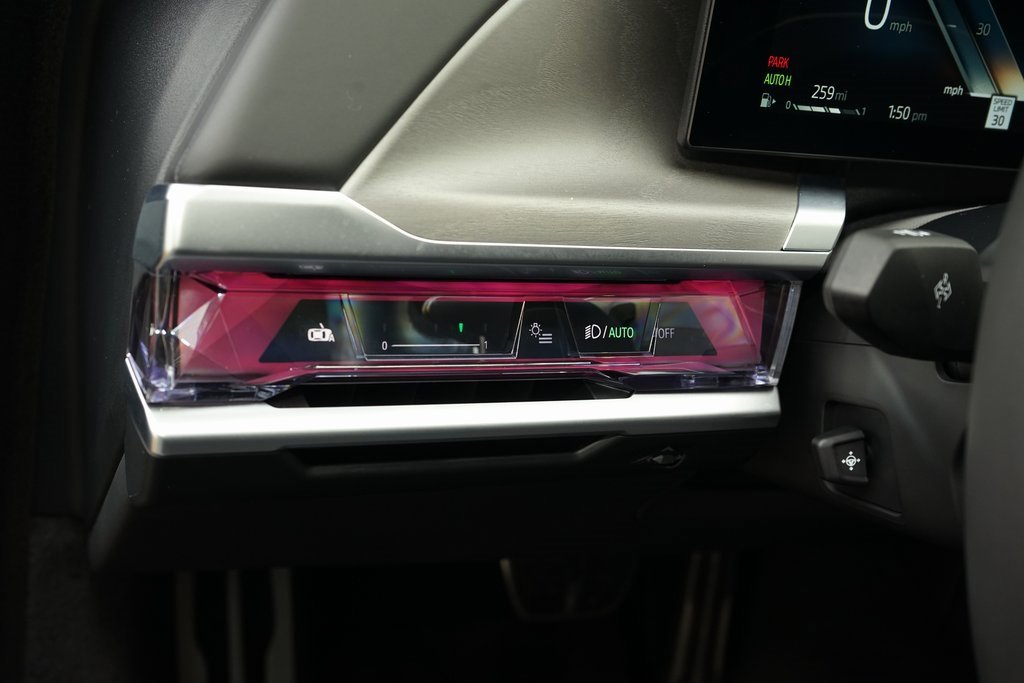 Used 2023 BMW 760i xDrive image 32