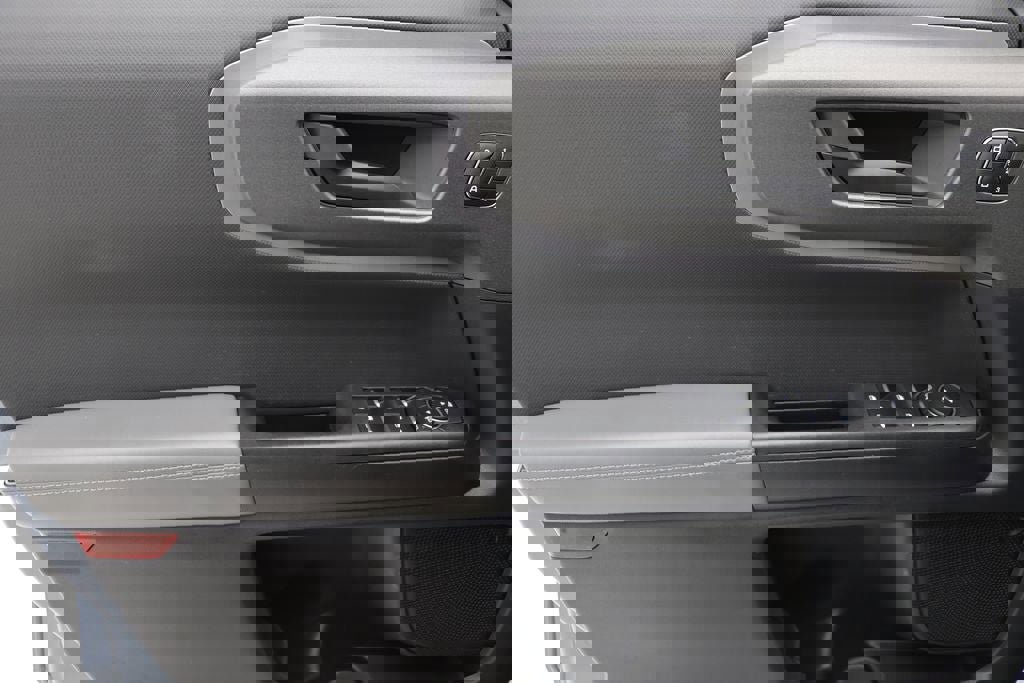 Used 2025 Ford Bronco Sport Badlands image 15