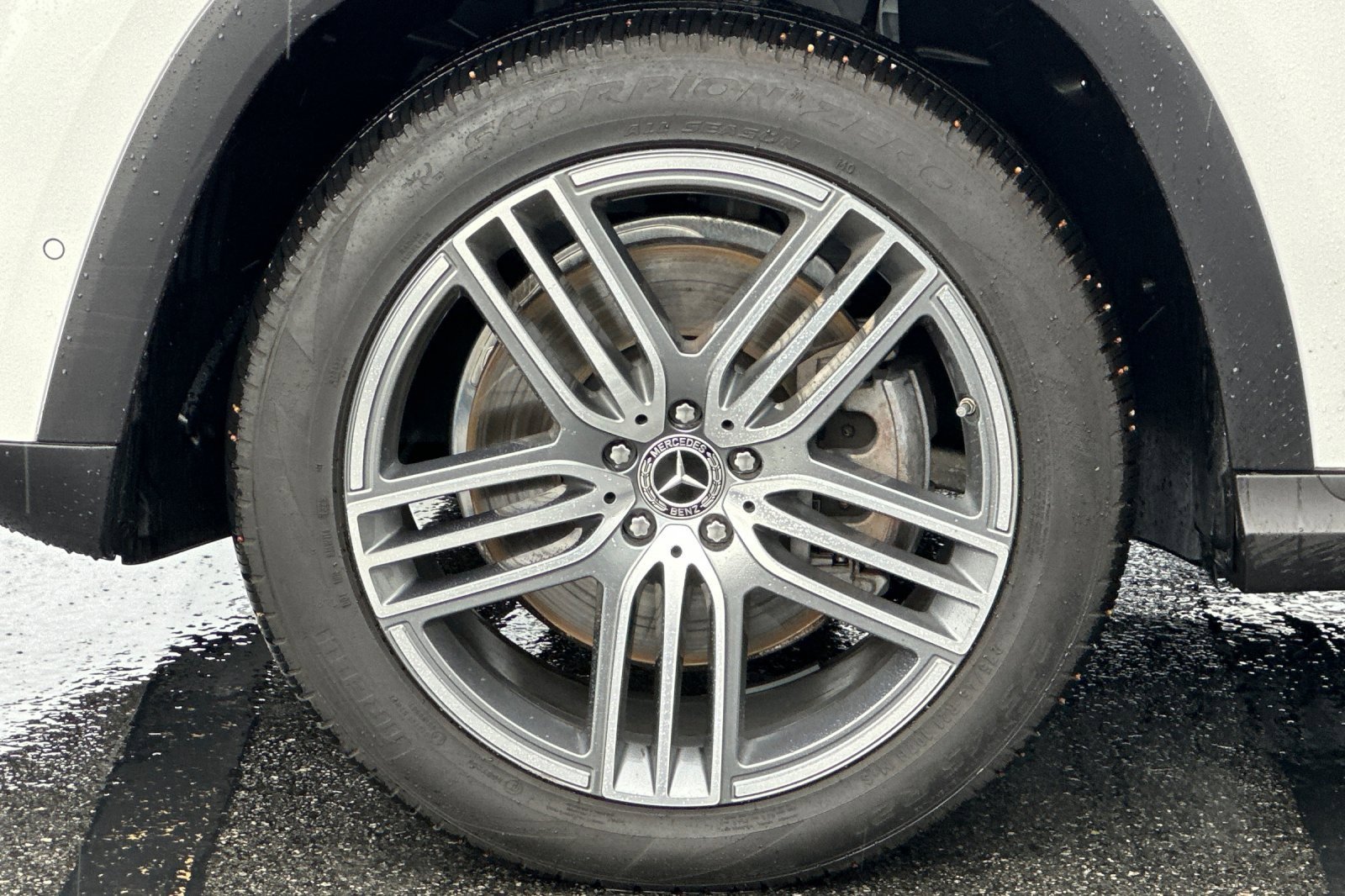 Certified 2025 Mercedes-Benz GLS 450 4MATIC image 34