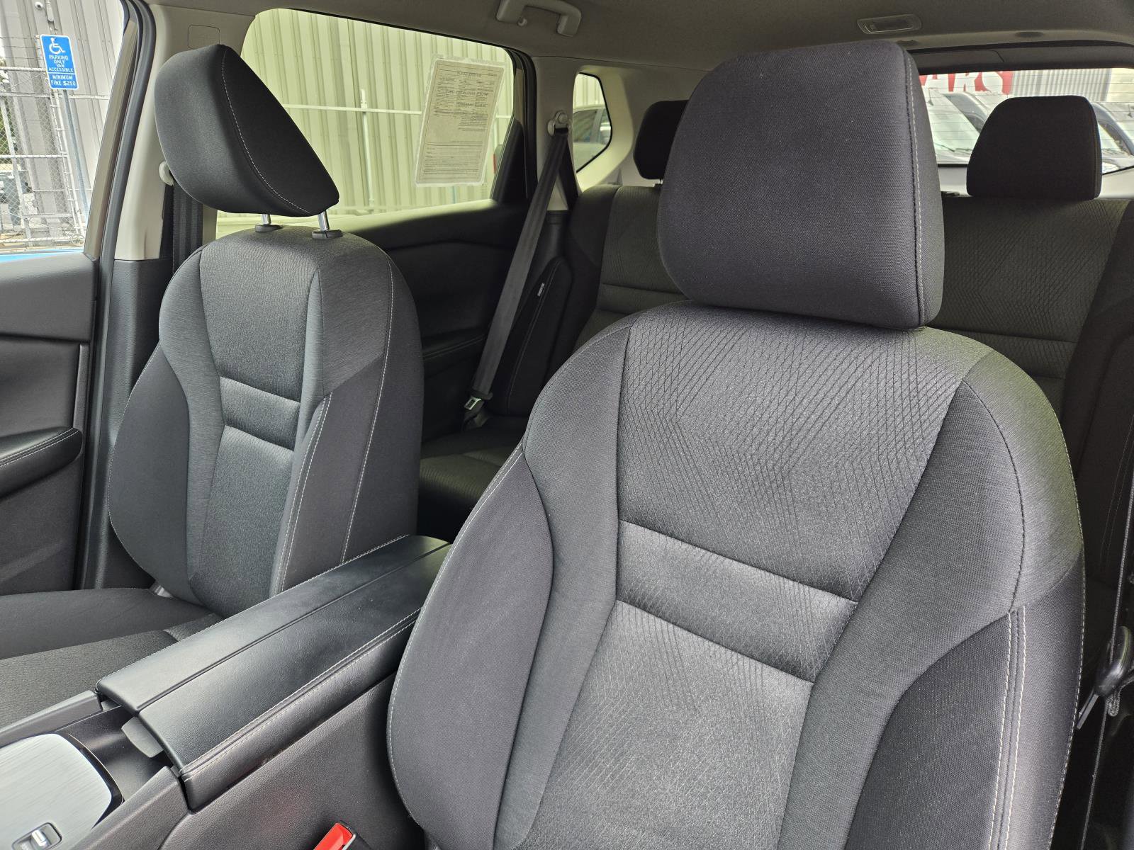 Used 2024 Nissan Rogue SV FWD image 22