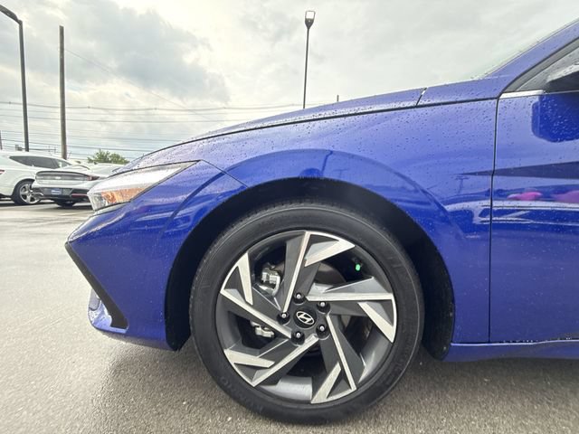 Certified 2024 Hyundai Elantra Limited FWD image 10