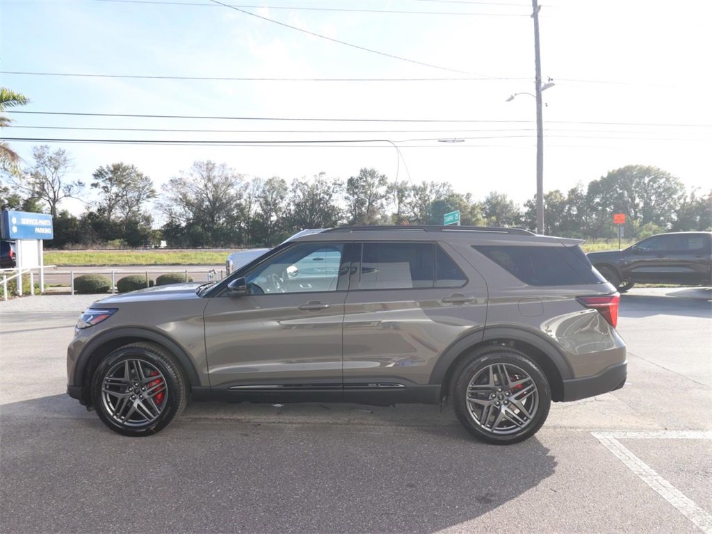 New 2026 Ford Explorer ST w/ Sun And Sound Package image 6