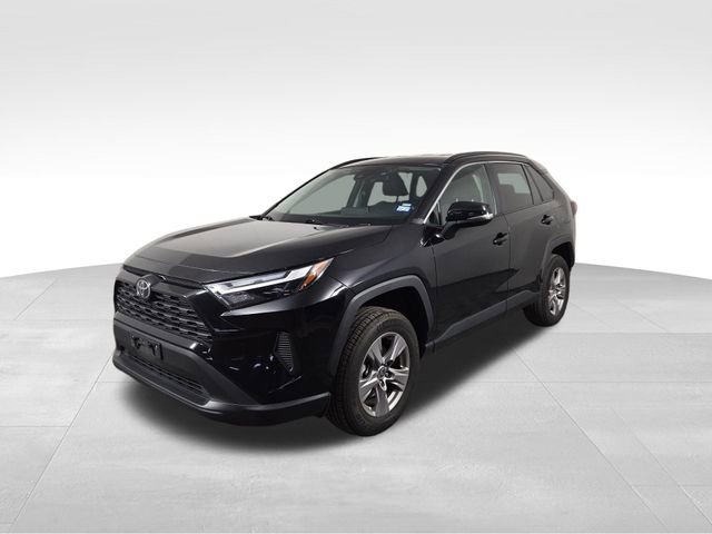 Used 2025 Toyota RAV4 XLE FWD image 2