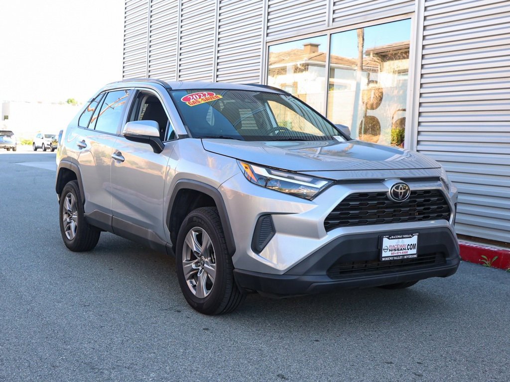 Used 2022 Toyota RAV4 XLE image 2