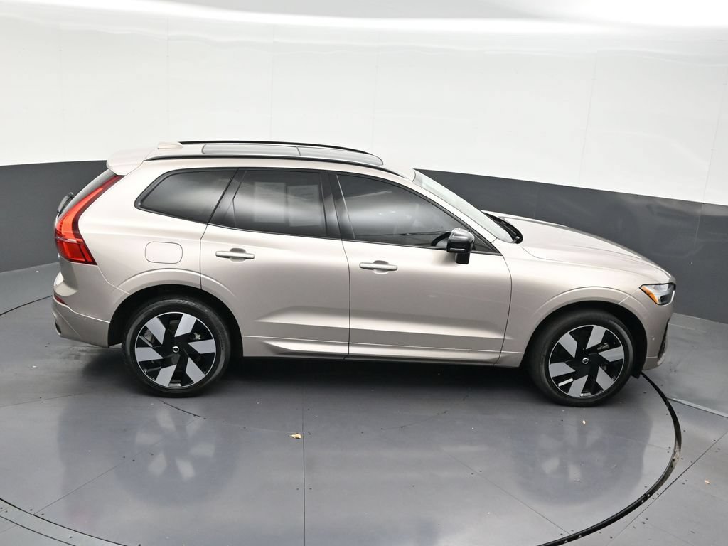 Used 2025 Volvo XC60 T8 Plus w/ Protection Package Premier AWD/4WD image 15