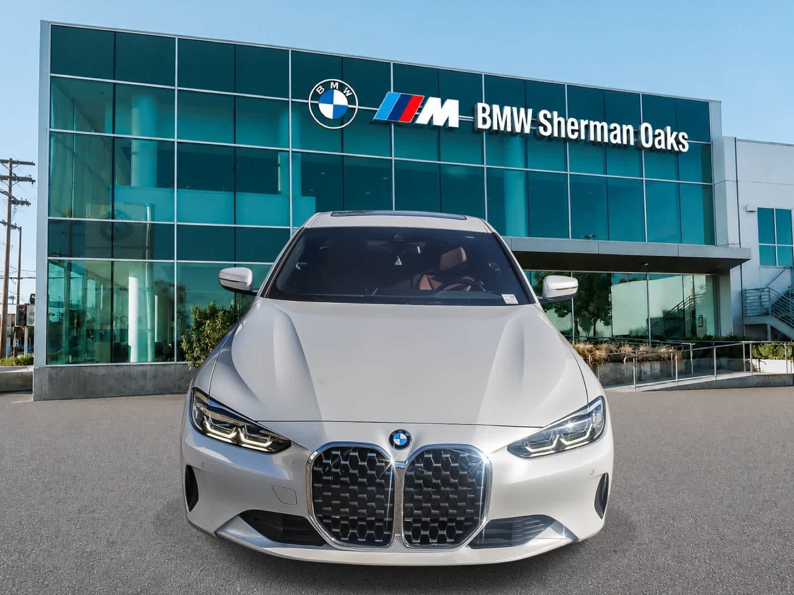 Used 2024 BMW 430i Coupe w/ Convenience Package RWD image 2