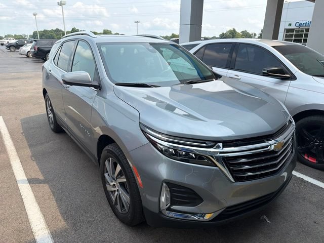 Used 2023 Chevrolet Equinox Premier AWD/4WD image 2