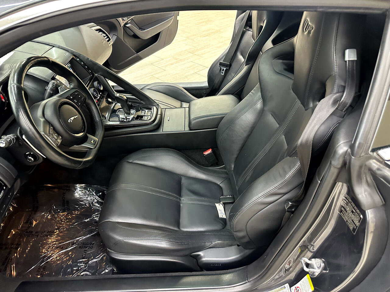 Used 2016 Jaguar F-TYPE R image 19