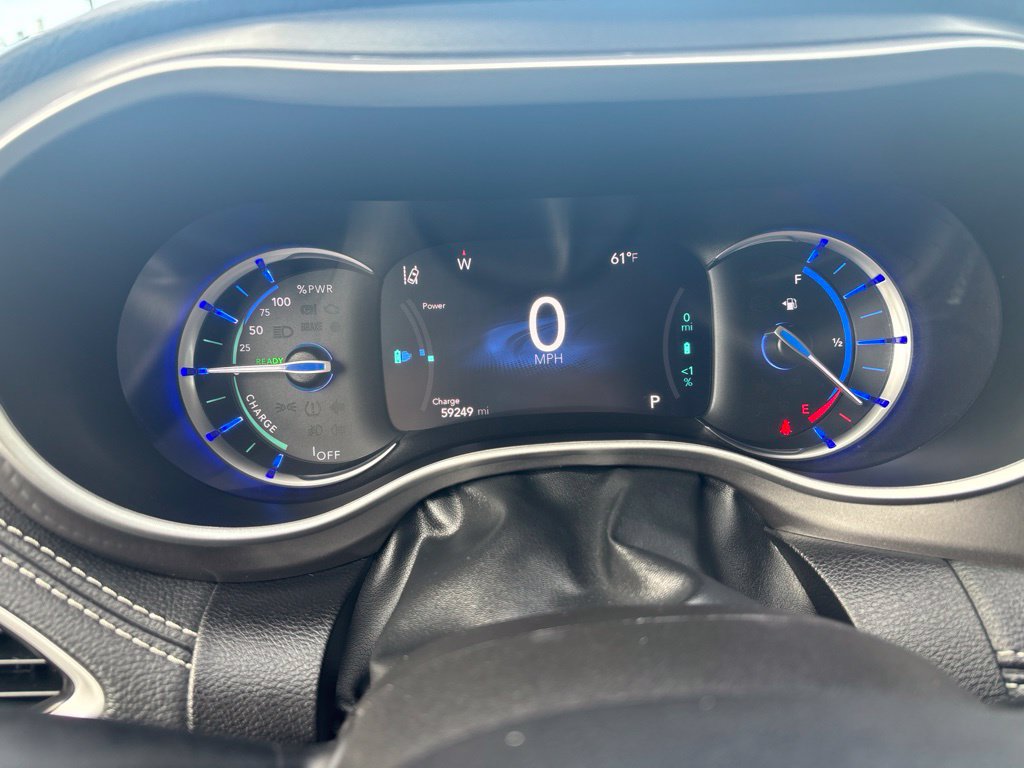 Used 2024 Chrysler Pacifica Limited FWD image 15