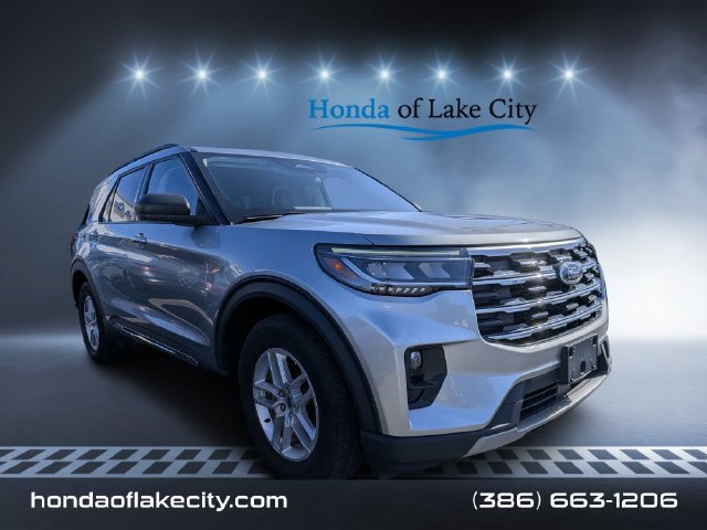 Used 2025 Ford Explorer Active w/ Active Comfort Package RWD image 1