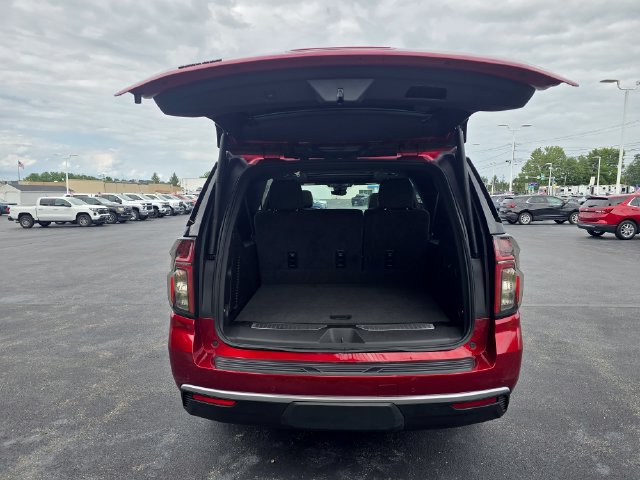 Used 2024 Chevrolet Suburban High Country AWD/4WD image 5