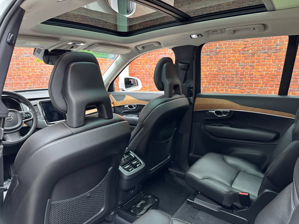 Used 2021 Volvo XC90 T6 Momentum w/ Climate Package AWD/4WD image 25