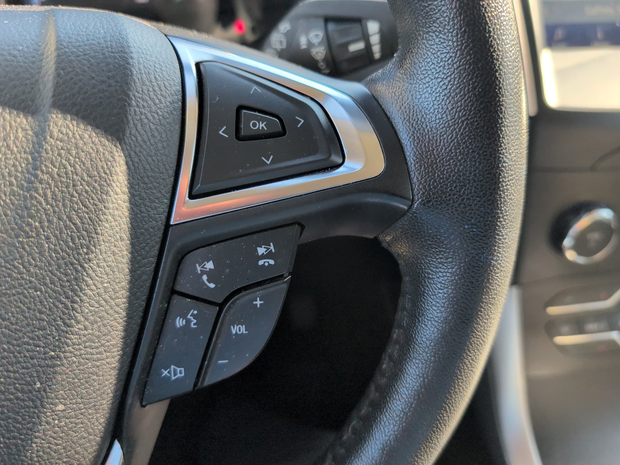 Used 2020 Ford Edge SEL w/ Convenience Package FWD image 18