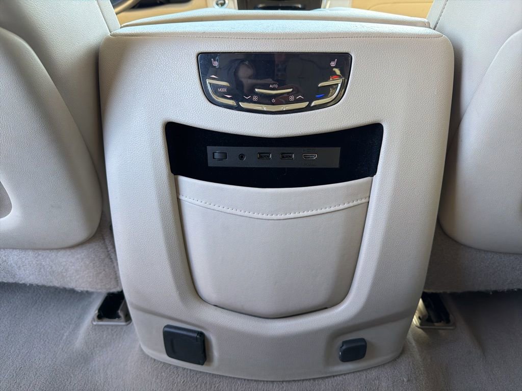 Used 2018 Cadillac Escalade Premium Luxury AWD/4WD image 28