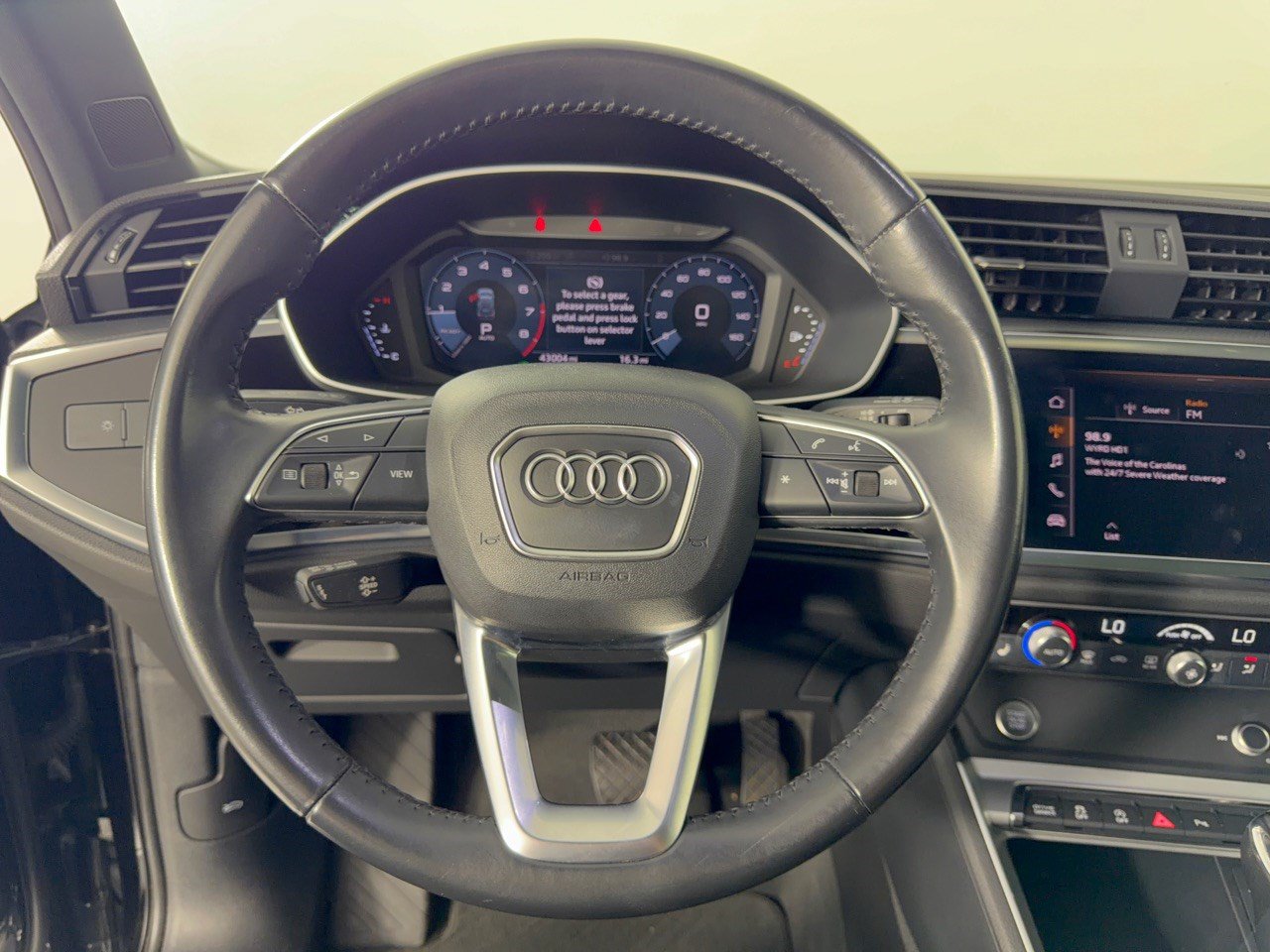 Used 2020 Audi Q3 2.0T Premium w/ Convenience Package AWD/4WD image 10