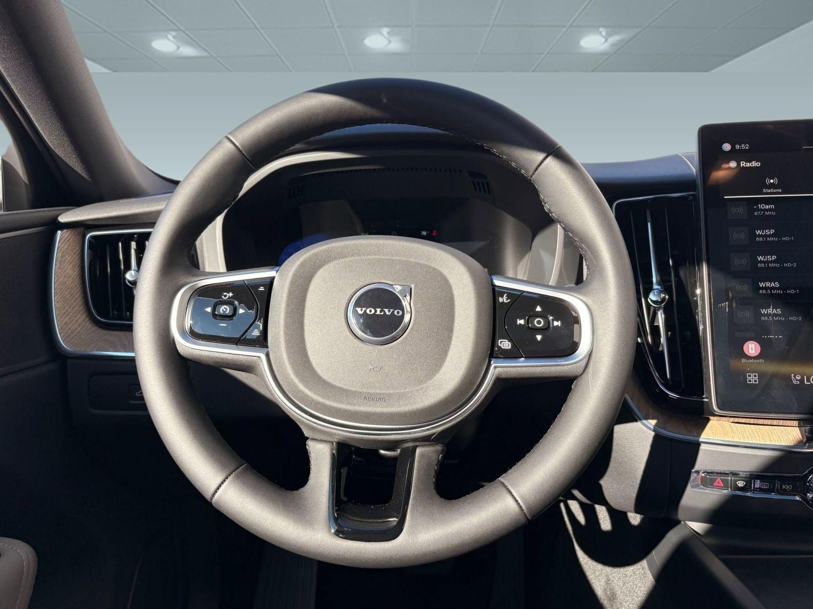 Used 2026 Volvo XC60 B5 Plus w/ Protection Package Premier AWD/4WD image 17