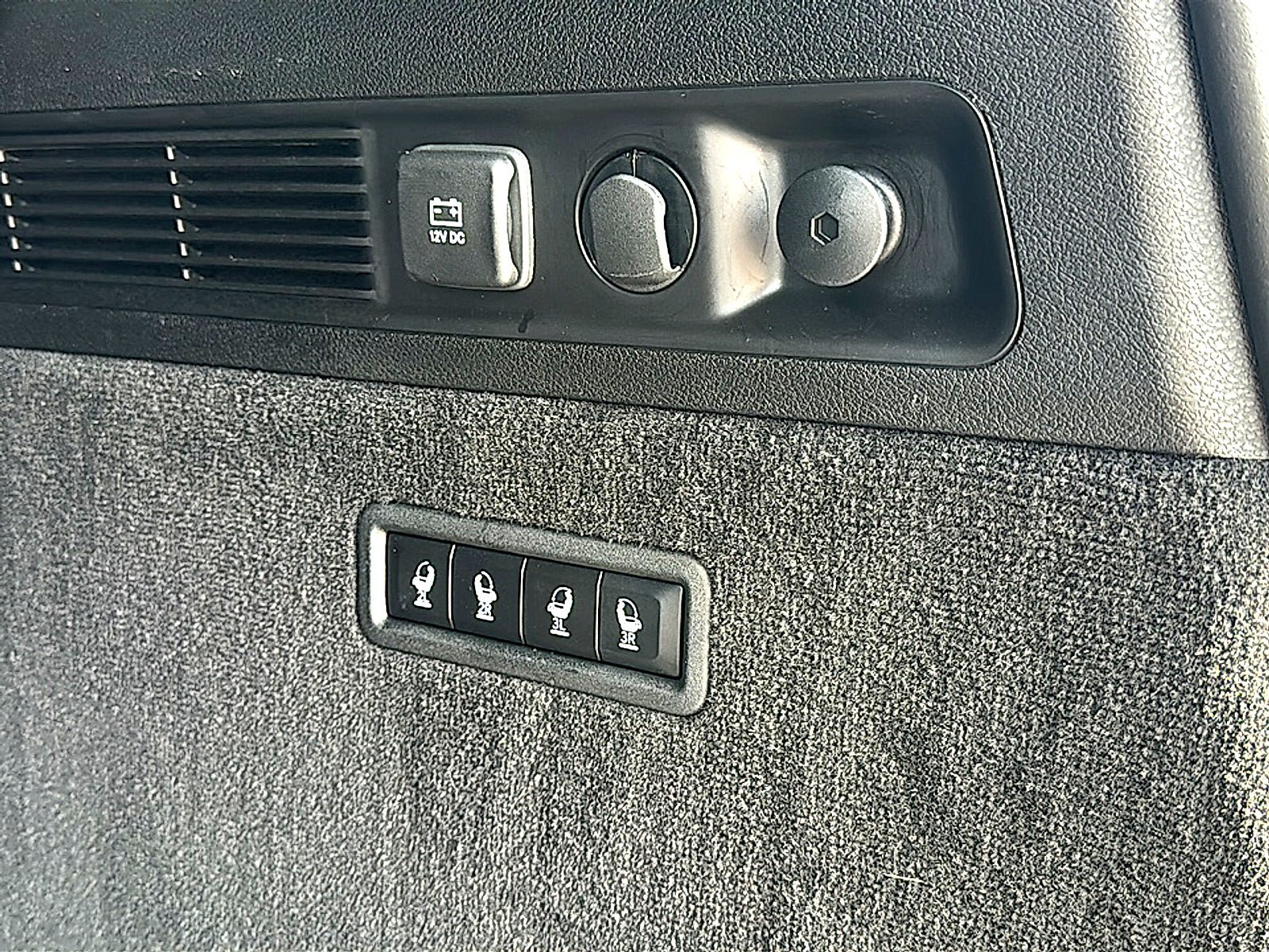 Used 2023 Jeep Grand Wagoneer Series III AWD/4WD image 26
