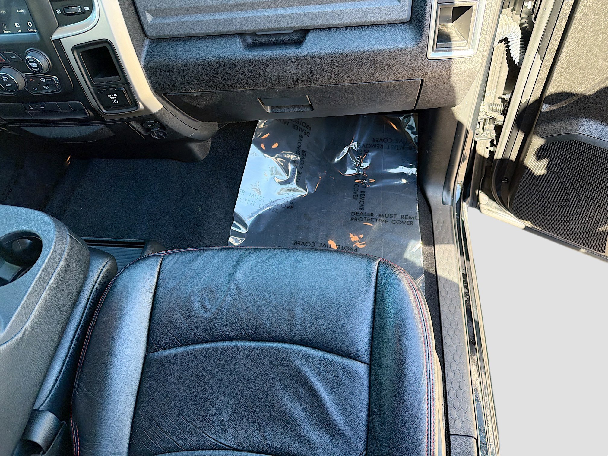 Used 2019 RAM 1500 Classic SLT w/ Luxury Group image 16