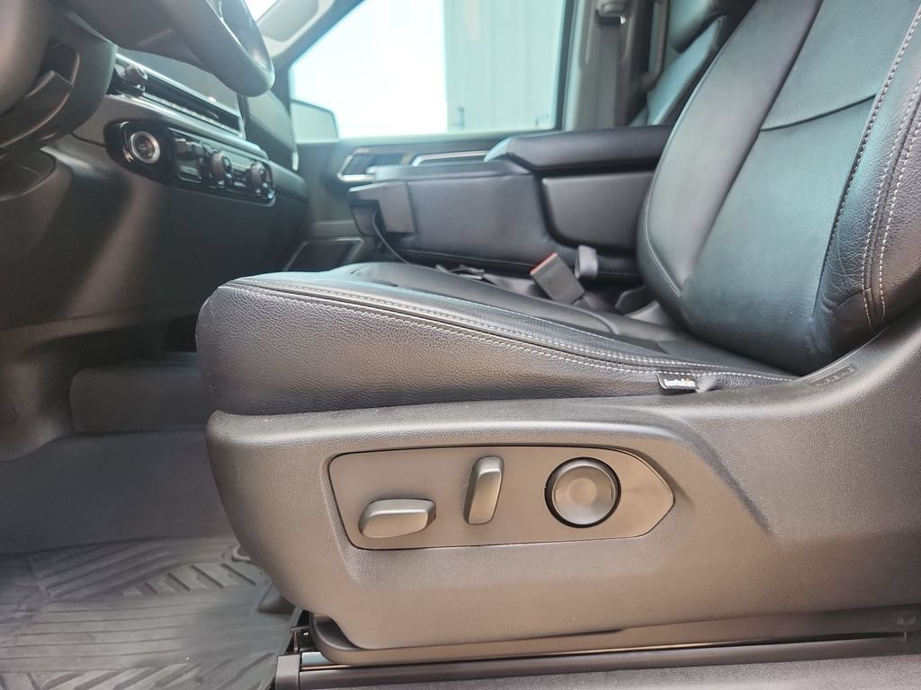 Used 2024 Chevrolet Silverado 1500 RST AWD/4WD image 18