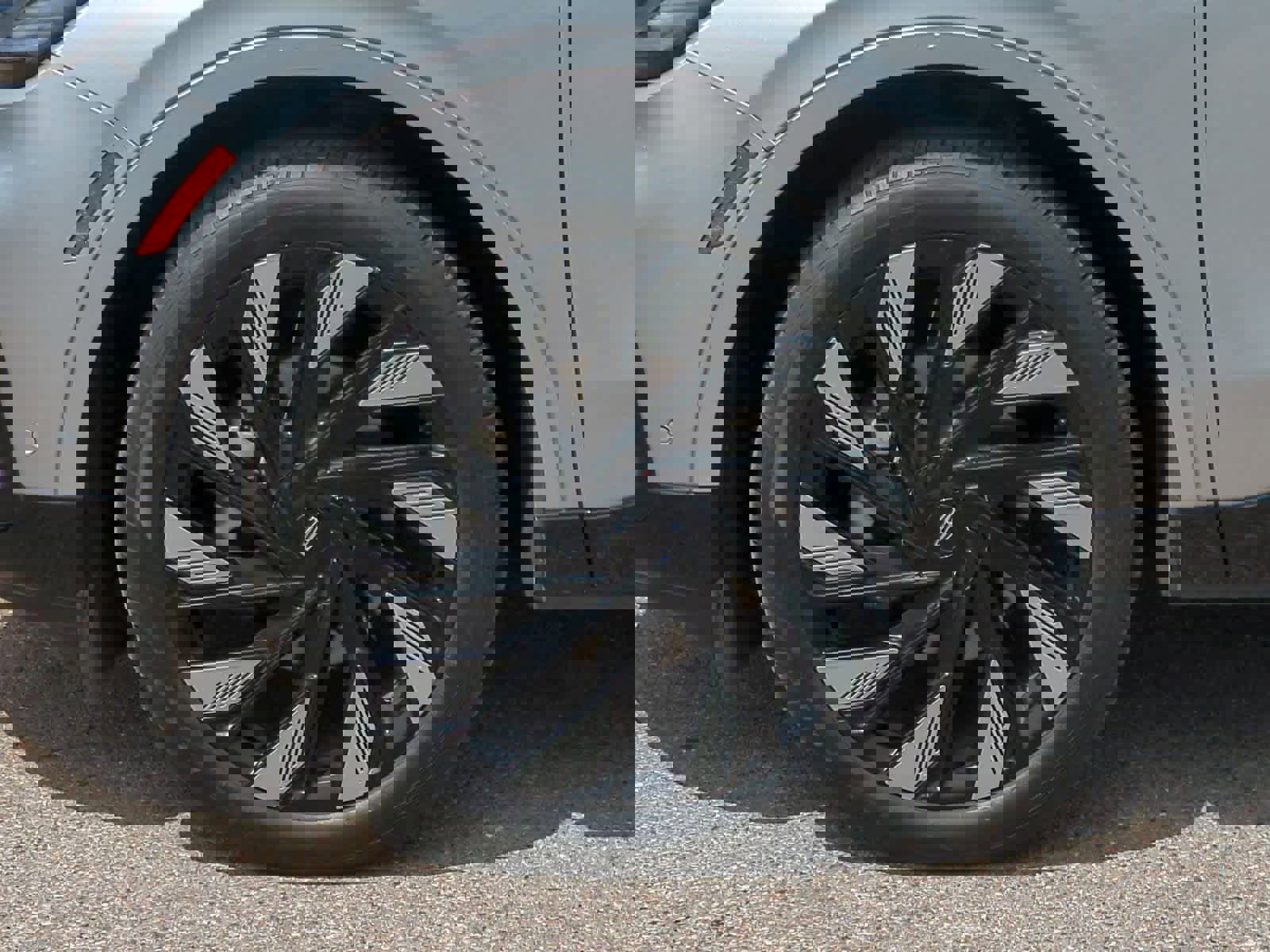 Used 2024 Lincoln Nautilus Reserve w/ Equipment Group 202A image 14